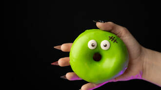 Krispy Kreme Celebrates Spooky Season With NEW Haunted House Collection