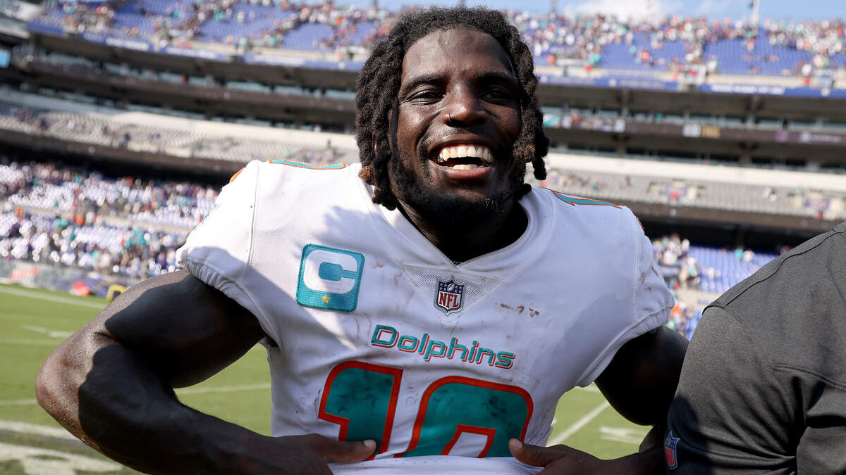 Tyreek Hill says Dolphins removed damaged ping-pong table from