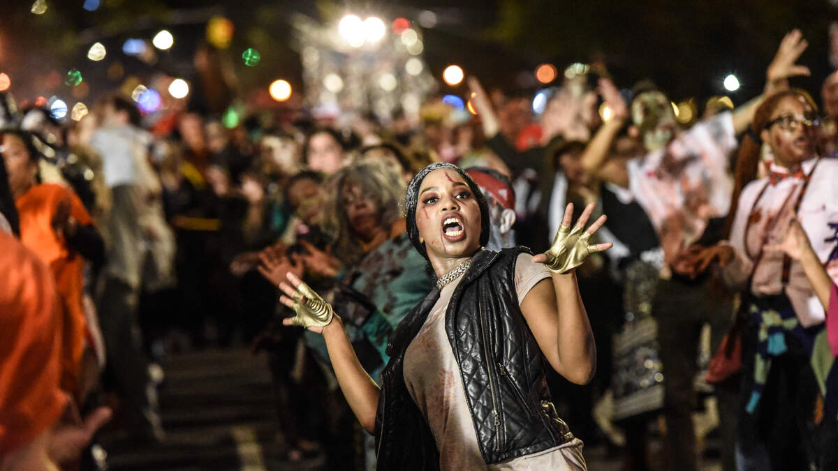 Introducing, the Fairfield Mombies With a "Thriller" Dance Lone