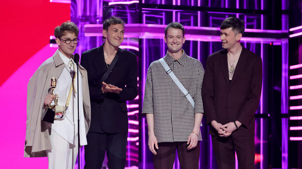 Glass Animals "Heat Waves" Breaks Billboard Hot 100 Chart Record iHeartRadio Shroom