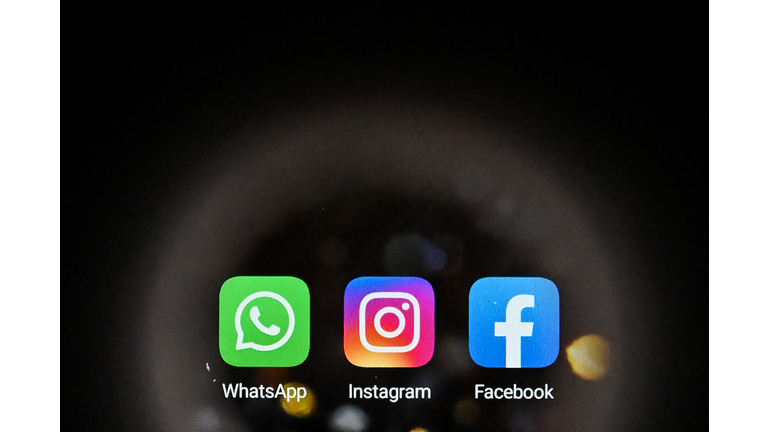 RUSSIA-INTERNET-FACEBOOK-WHATSAPP-INSTAGRAM-OUTAGE