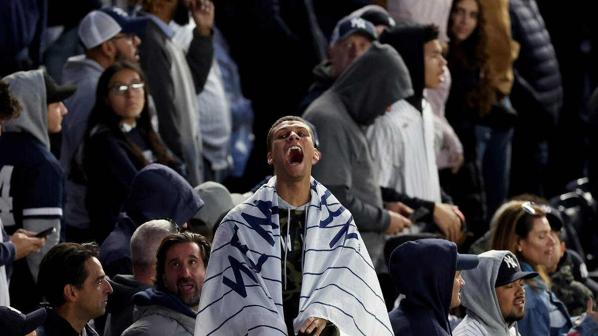 Domínguez Electrifies Fans With First Yankee Stadium HR