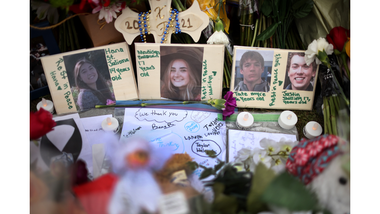 Shooting At Oxford High School In Michigan Leaves 4 Students Dead