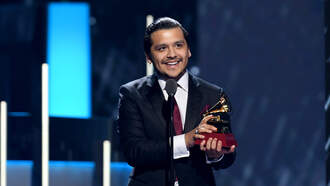 Cristian Nodal le cantó a una fan muy parecida a Belinda (VIDEO)