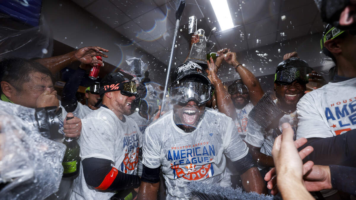 Not every team cheats…. But the Astros sure did Cause they're the players  who brought them a parade - MLB Reddit speculates why Houston Astros fans  celebrate tainted players