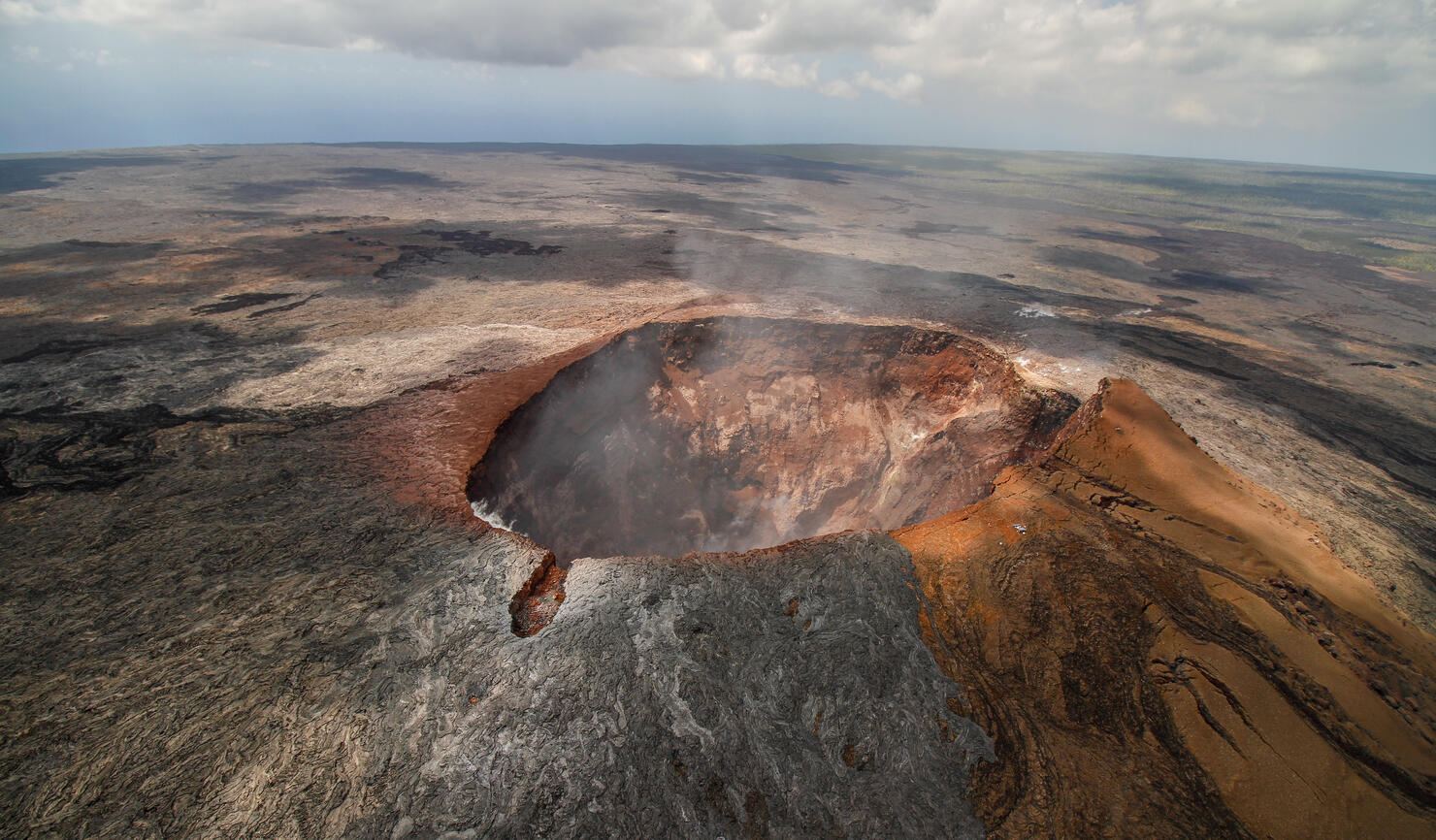 Aerial view of the crater of the Mauna Loa volcano on Big Island, Hawaii