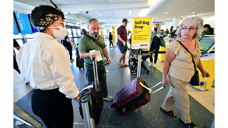 US-AVIATION-TRAVEL-CONSUMER-LABOR