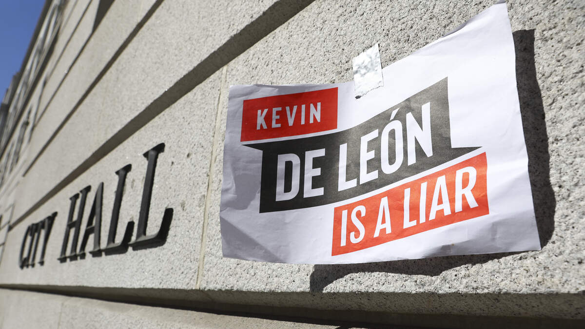 Recalling Councilman Kevin de Leon Will Depend on Signatures, Experts Say