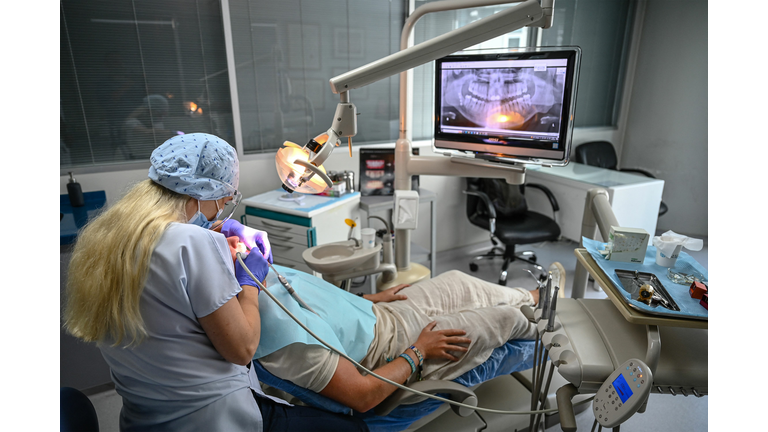 TURKEY-HEALTH-TOURISM-DENTISTRY