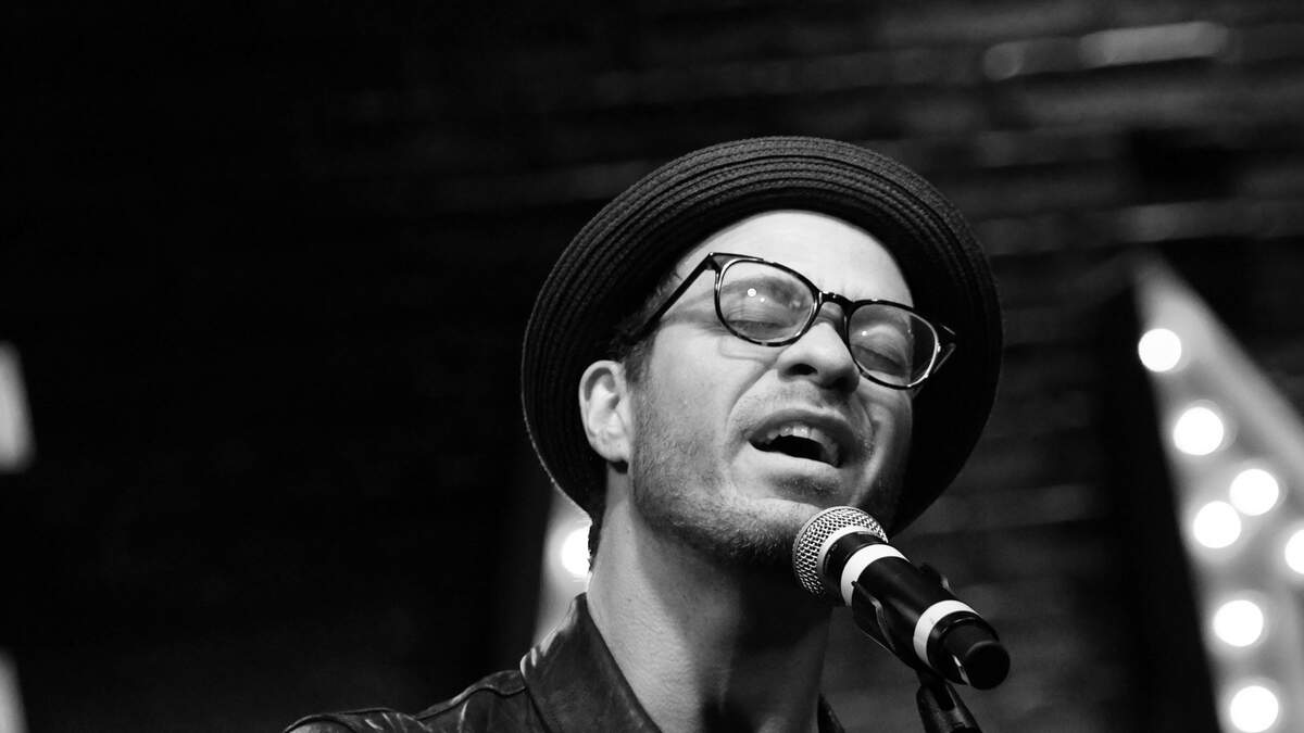 Amos Lee celebrates Chet Baker with My Ideal | 97.3 KBCO | Keefer