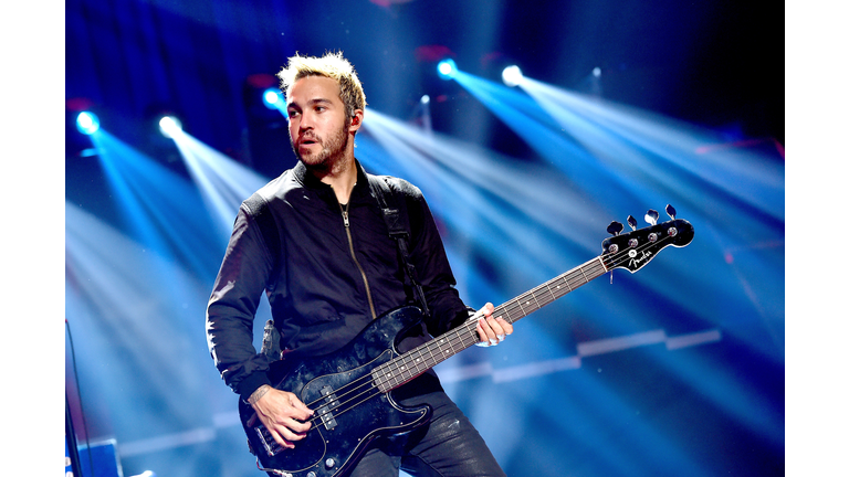 2015 iHeartRadio Music Festival - Night 2 - Show