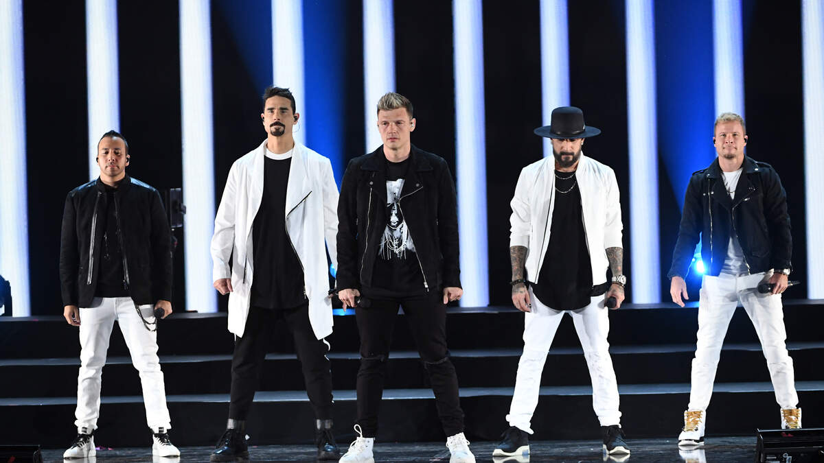 The Backstreet Boys Pay Tribute to Nick Carter's Brother Aaron Carter ...