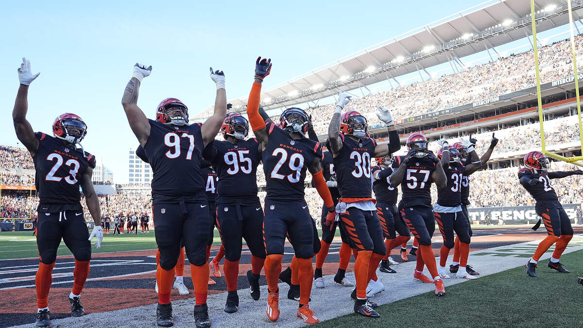 Bengals Punctuate Interception With Massive Snow Angels