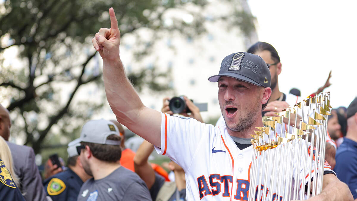 Astros fans show up at Bunker Hill Academy to meet Kyle Tucker