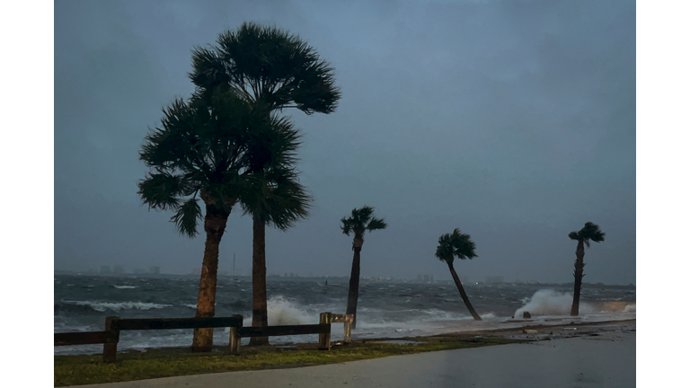 US-WEATHER-HURRICANE-FLORIDA-NICOLE