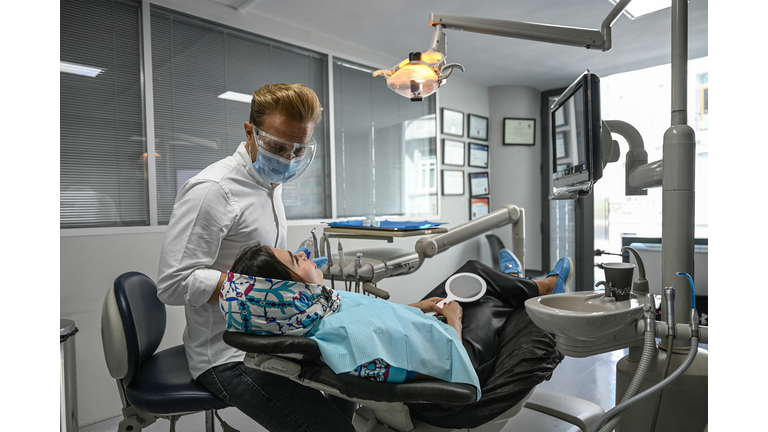 TURKEY-HEALTH-TOURISM-DENTISTRY