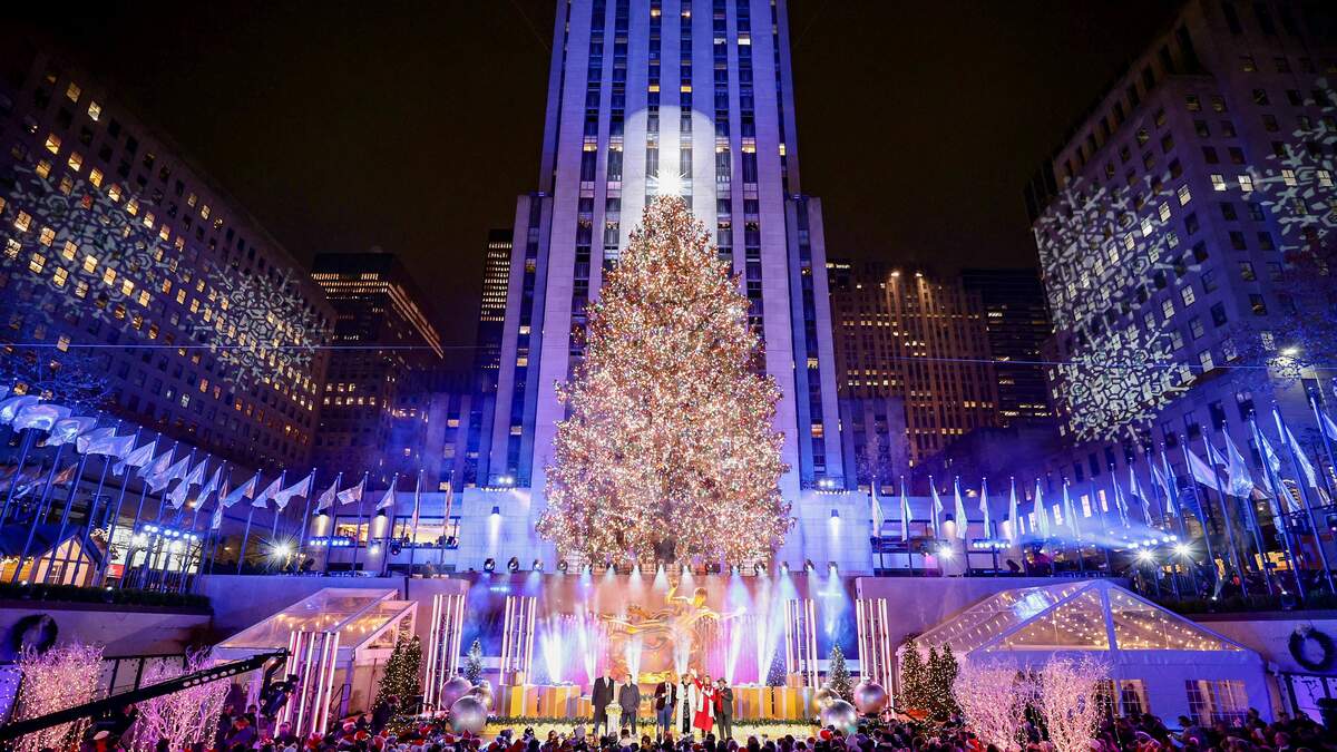 Watch the New Rockefeller Center Tree Being Cut Down 710 WOR Mark