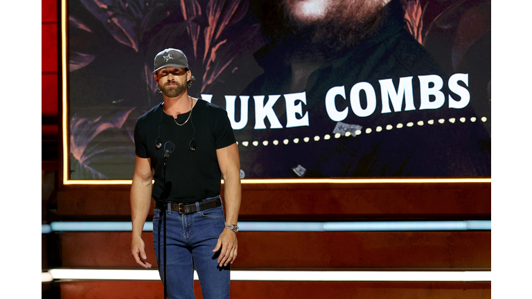 2022 CMT Artists Of The Year - Show