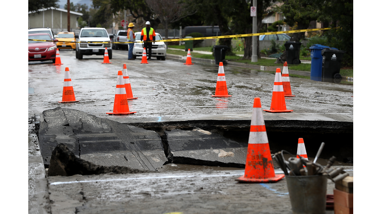 Massive Sinkhole Opens Up In Los Angeles