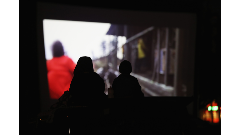 Long Island Mall Hosts Pop-Up Drive-In Movie Theater During Coronavirus Pandemic