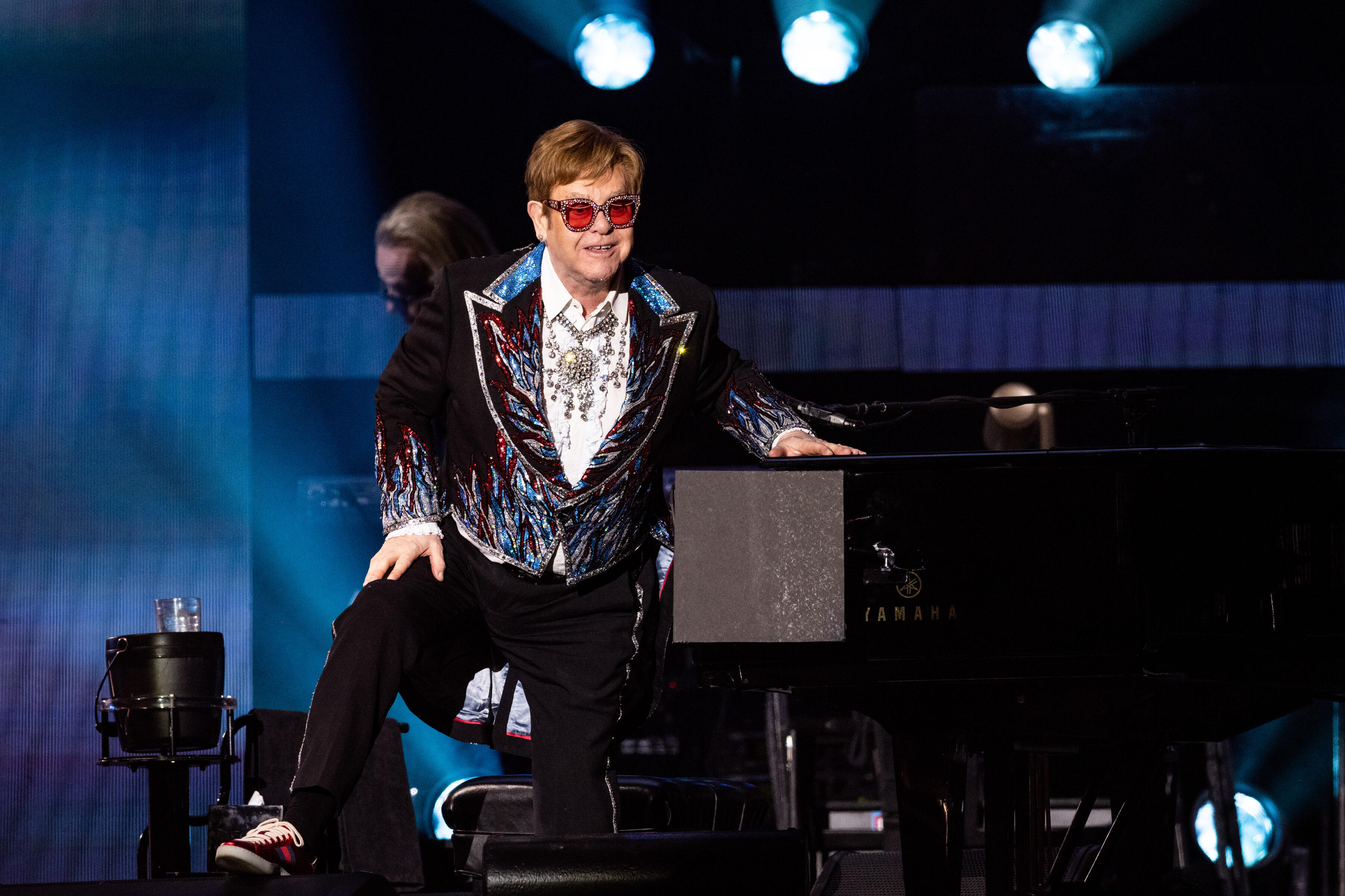 Elton John - The Bitch Is Back (Live At The Dodger Stadium) 