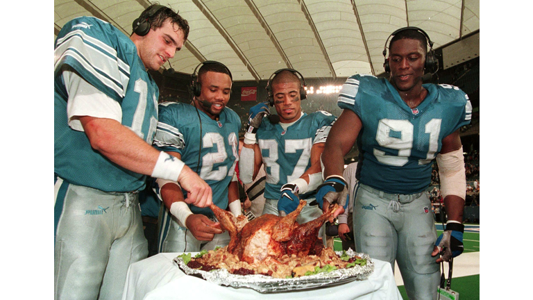 FBN-BEARS-LIONS-THANKSGIVING