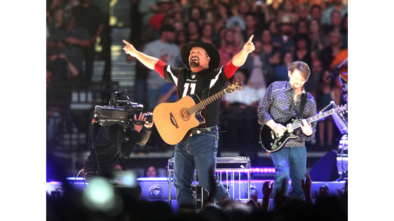 Garth Brooks' Year-Long Las Vegas Residency Sold Out In One Day of