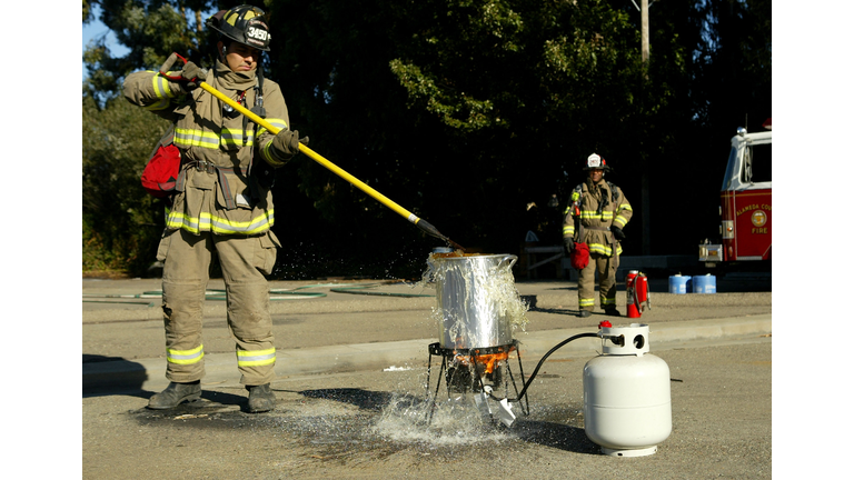 Sarasota County Fire Department Reminds All to Never Fry a Frozen Turkey 