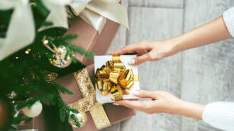 You Could Get Paid For Decorating For The Holidays Early