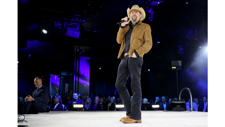 Toby Keith Receives BMI Icon Award at the 2022 BMI Country Awards