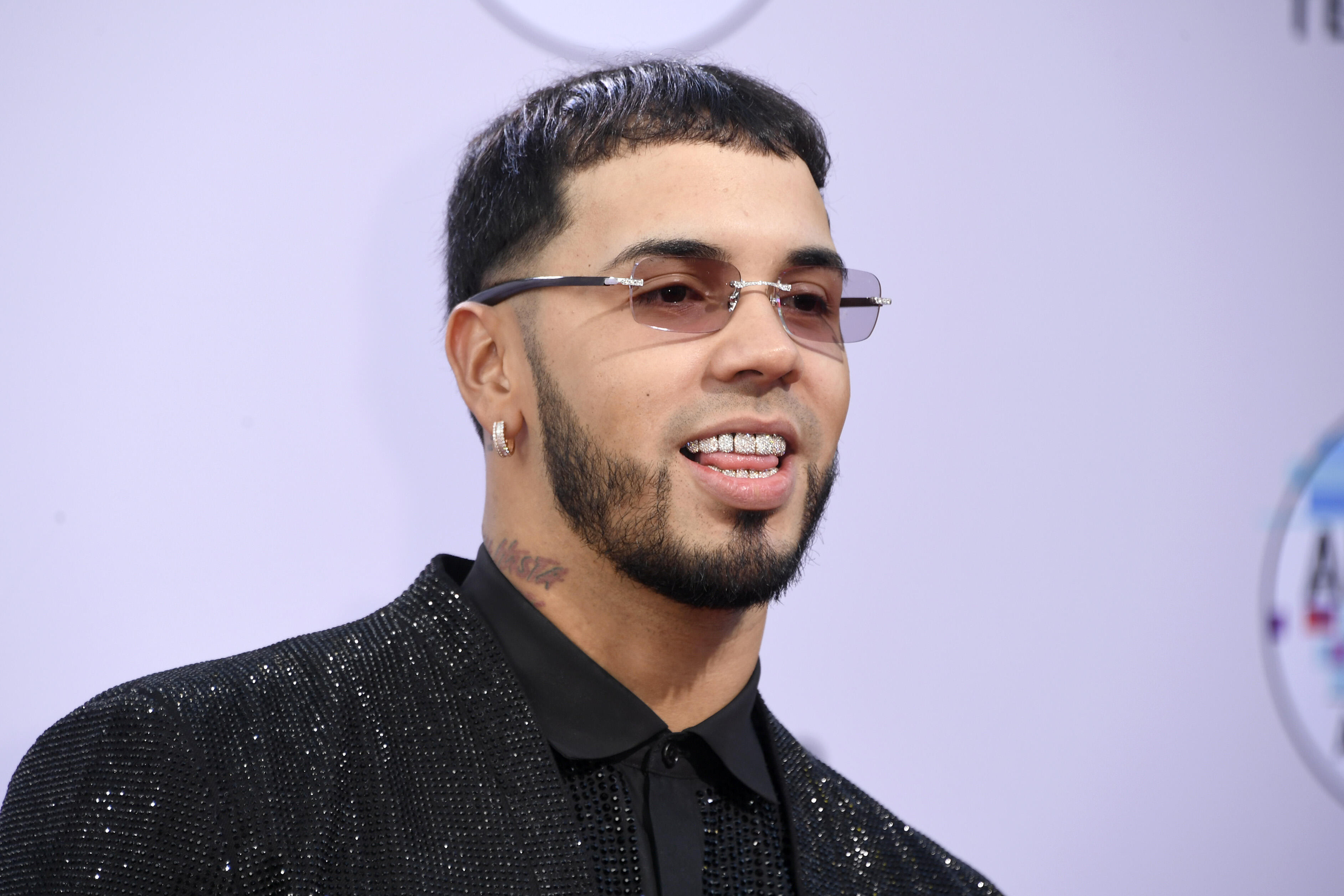 Anuel AA reveló cuál será EL NOMBRE DE SU HIJA con Yailin La Mas Viral |  iHeart