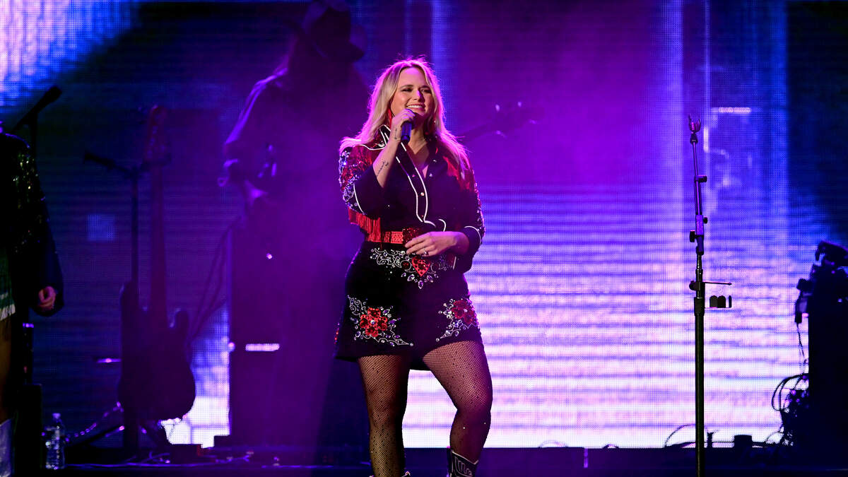 Miranda Lambert Keeps The Velvet Rodeo Rolling With New Las Vegas Dates