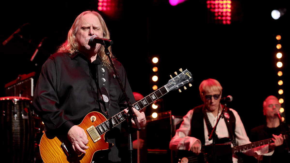 How To Watch The Livestream Of Warren Haynes "Christmas Jam" Concerts