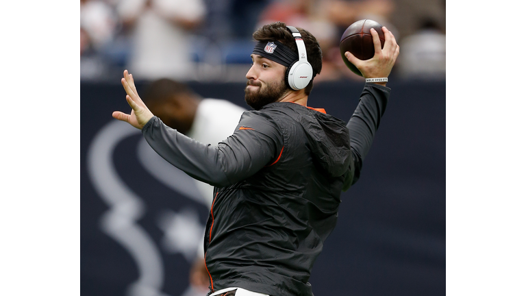 Texans not eyeing Baker Mayfield, considering starting Davis Mills