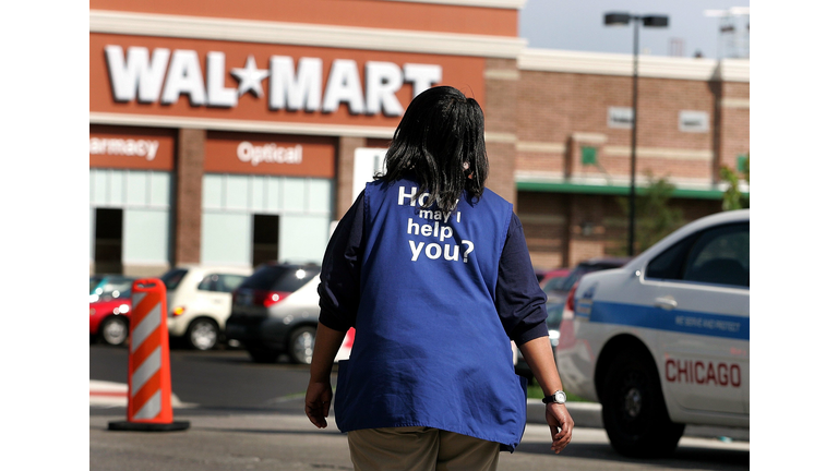 Wal-Mart Opens Its First Chicago Store