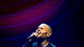 Chris Brown Performs for the Holidays!