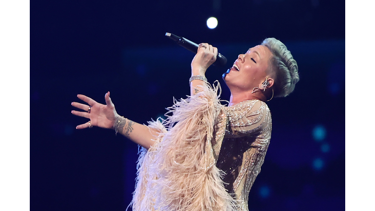 2022 American Music Awards - Inside