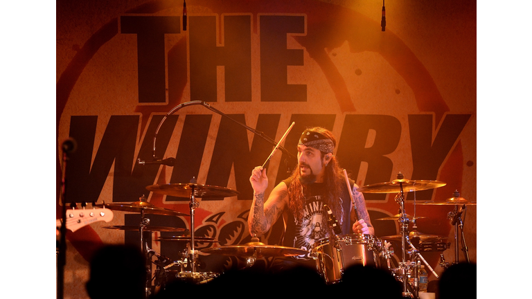 The Winery Dogs In Concert At Count's Vamp'd