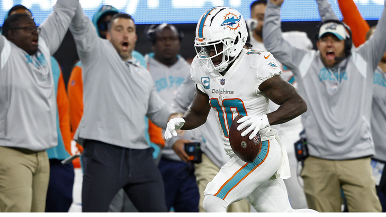 Miami Dolphins v Los Angeles Chargers