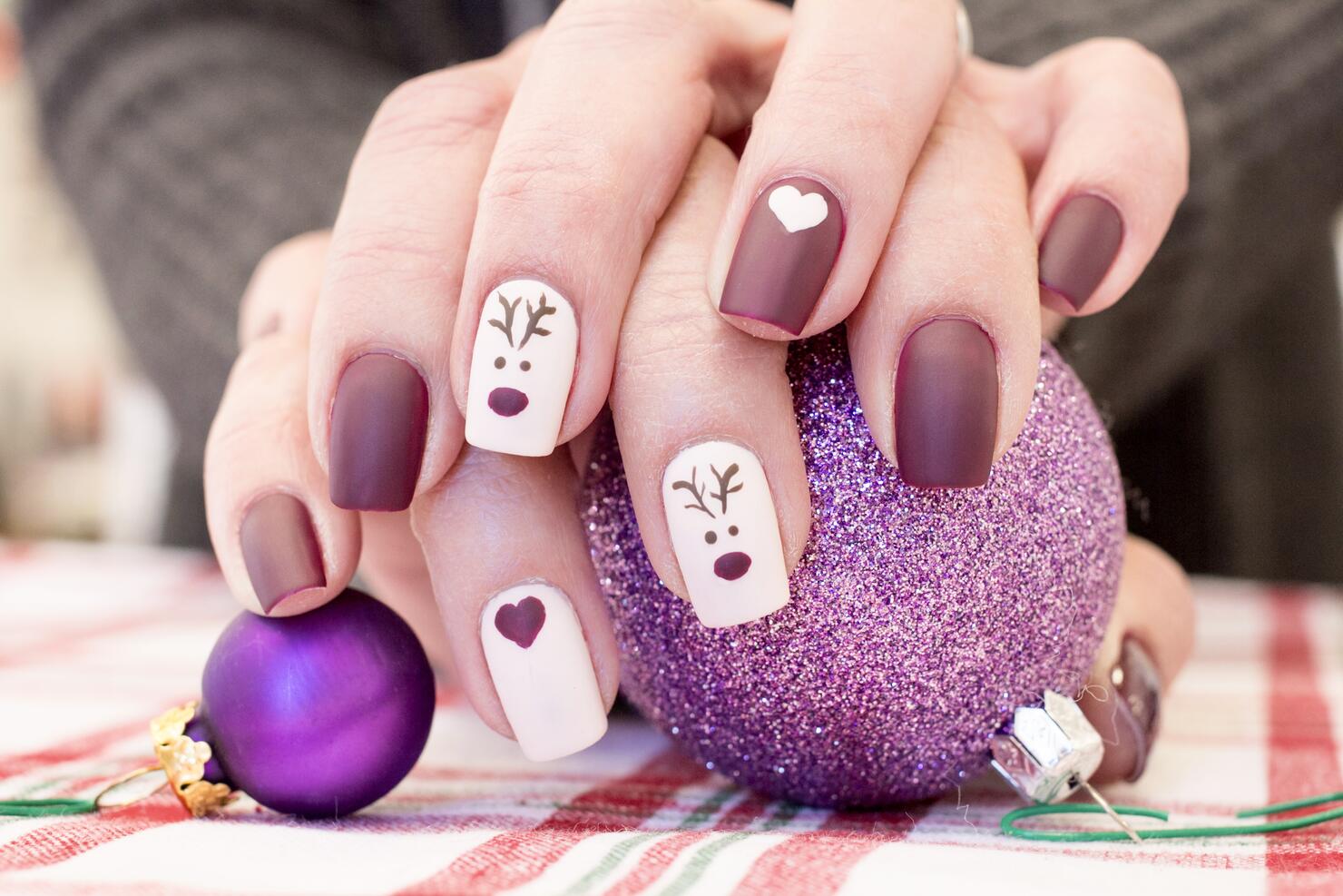 This adorable reindeer design is sure to make you smile each time you see it!