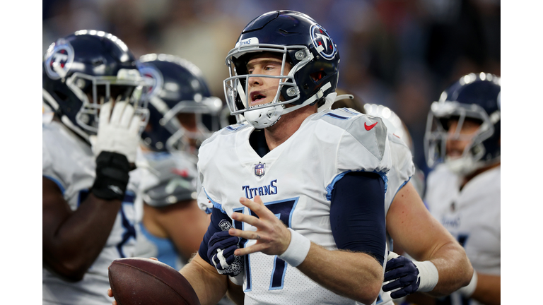 Tennessee Titans v Los Angeles Chargers