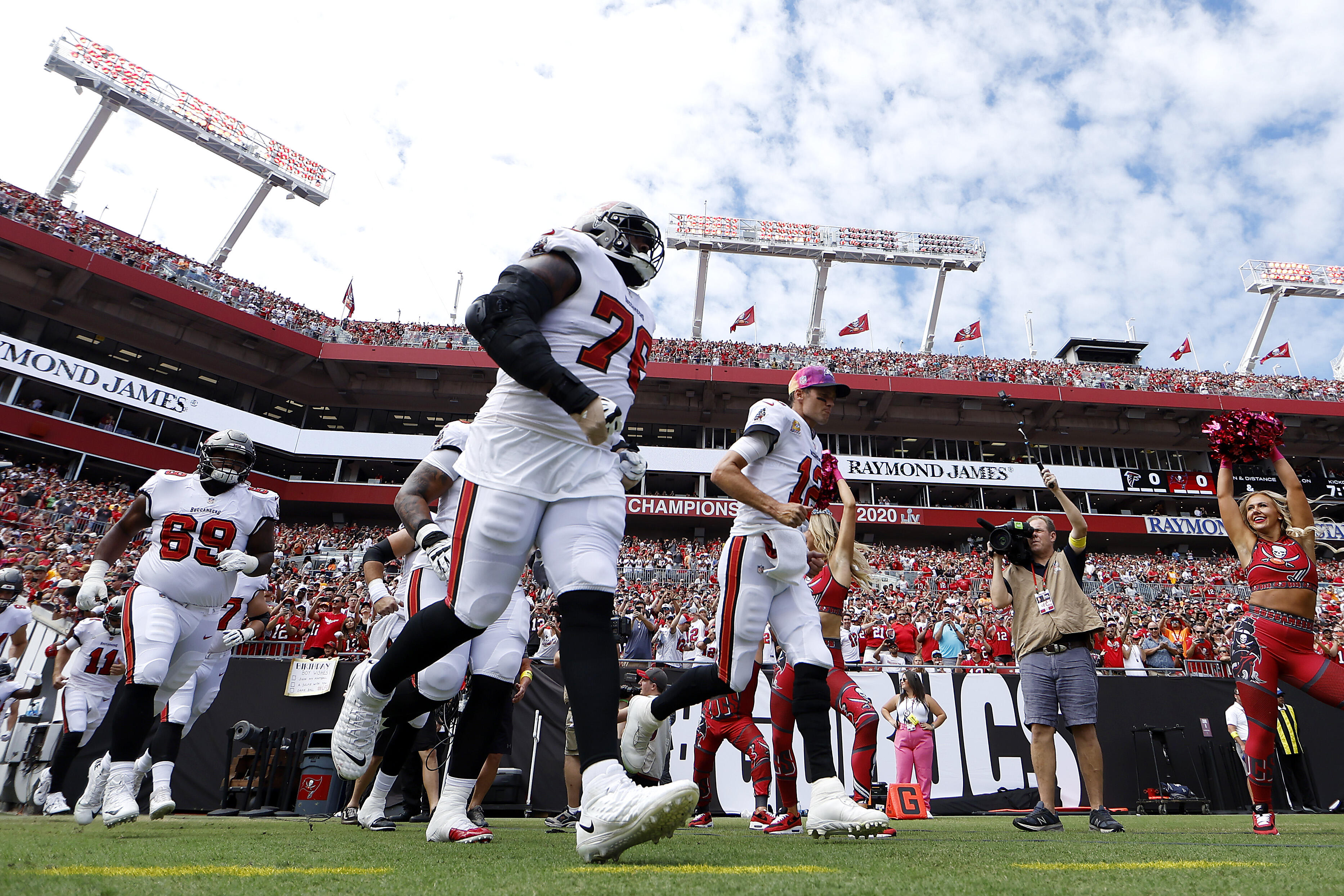 Donovan Smith Ruled Out For Buccaneers Against Arizona | 95.3 WDAE ...