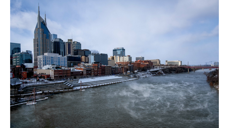 US-WEATHER-SNOW-HOLIDAY-TRAVEL