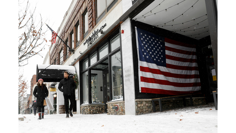 US-WEATHER-SNOW-HOLIDAY-TRAVEL