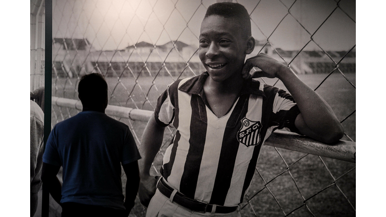 TOPSHOT-FBL-BRAZIL-PELE-HEALTH-MUSEUM