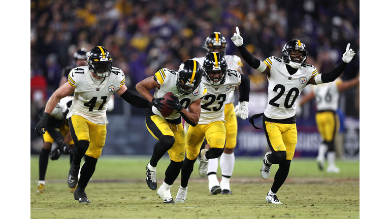 Pittsburgh Steelers v Baltimore Ravens