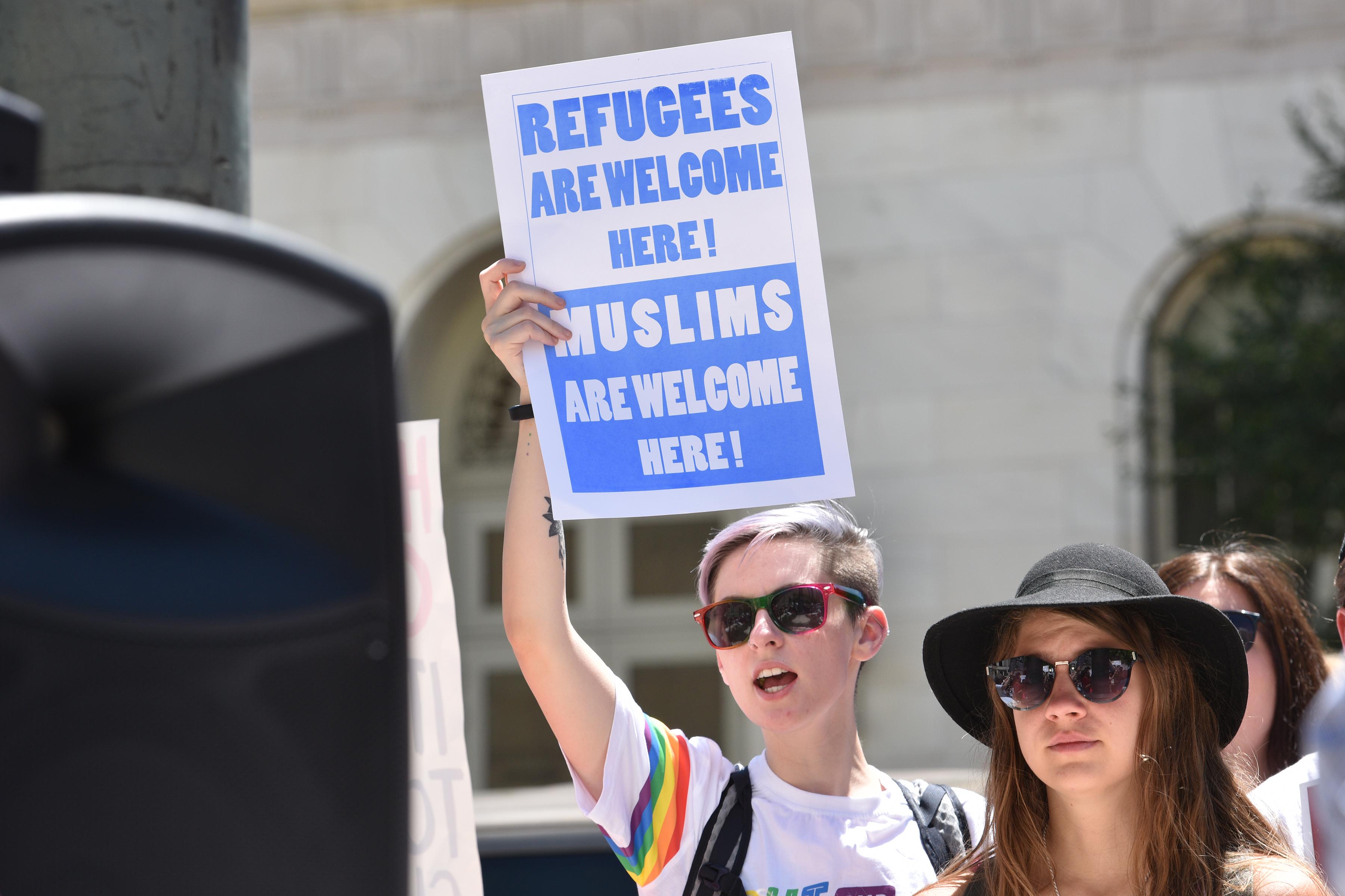 Wed Blog: Polis Buses Migrants to Other Dem Cities and Spins It | iHeart