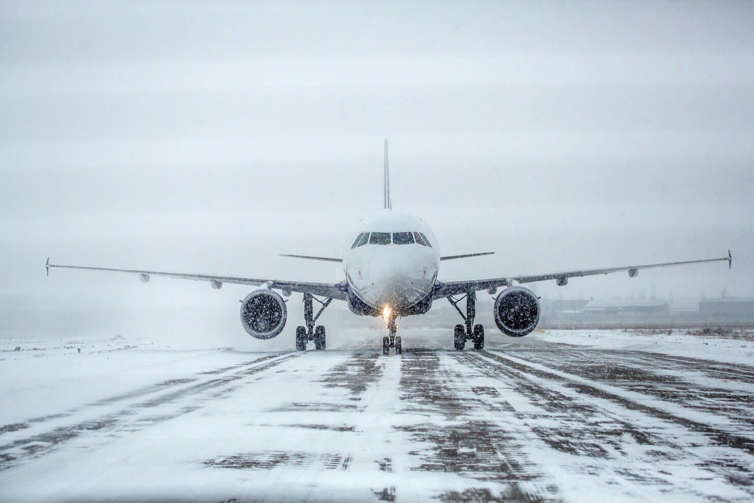 Jet Slides Off End Of Taxiway Amid Icy Conditions At Minnesota Airport Iheart 8431