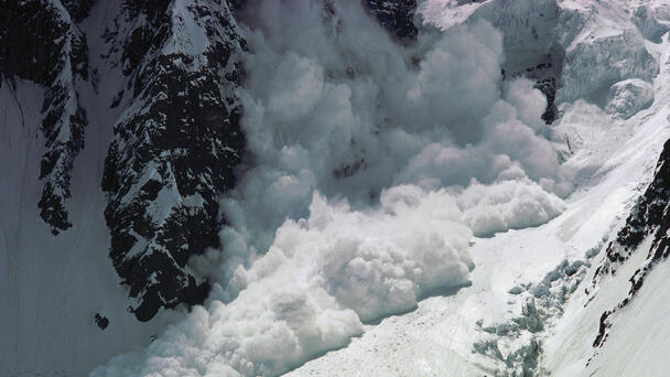 Massive Avalanche Kills Three Skiers
