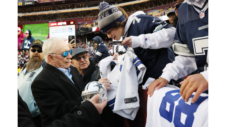 Dallas Cowboys v Washington Commanders